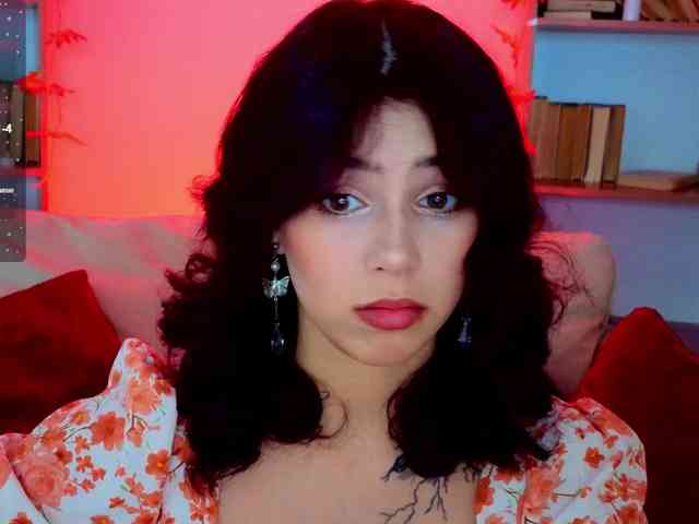 CoralineJones webcam