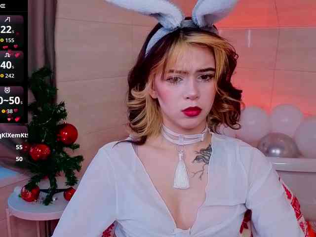 CoralineJones webcam