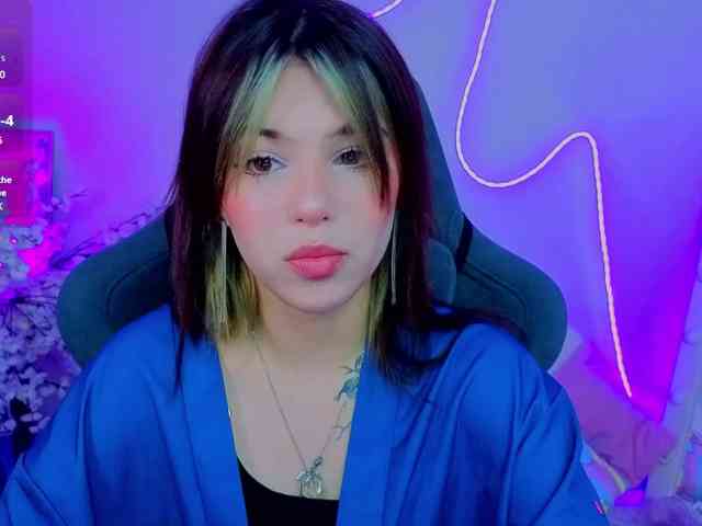 CoralineJones webcam