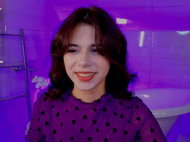 CoralineJones webcam