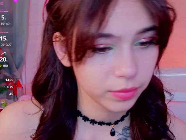 CoralineJones webcam