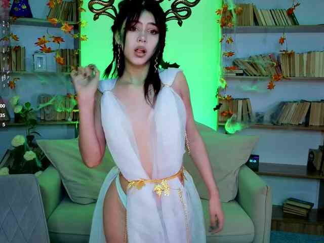 CoralineJones webcam