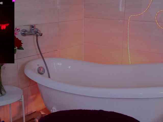 CoralineJones webcam