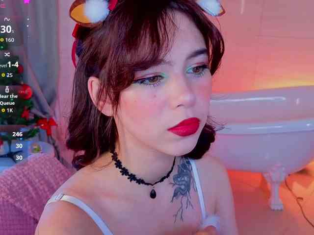 CoralineJones webcam