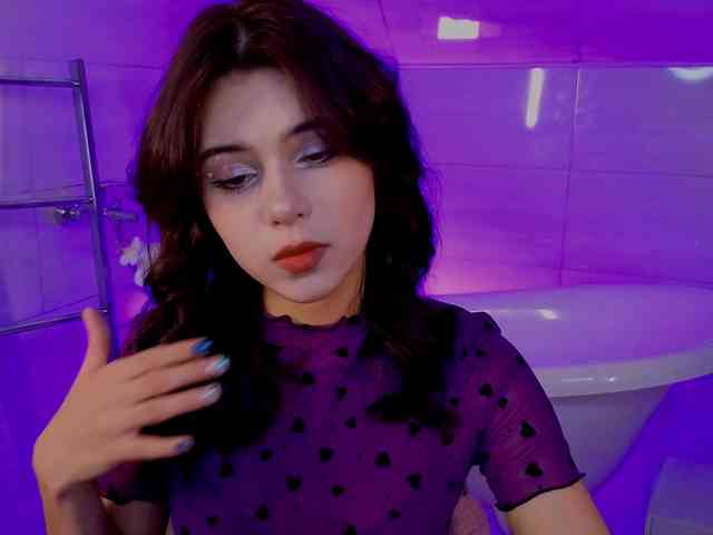 CoralineJones webcam