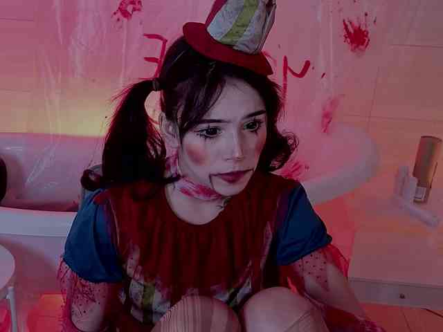 CoralineJones webcam