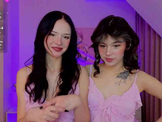 CoralineJones webcam