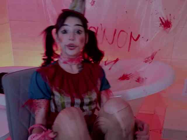 CoralineJones webcam