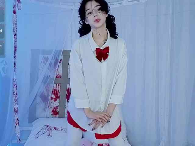 CoralineJones webcam