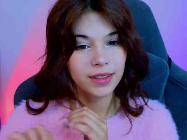 CoralineJones webcam