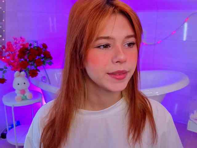 CoralineJones webcam