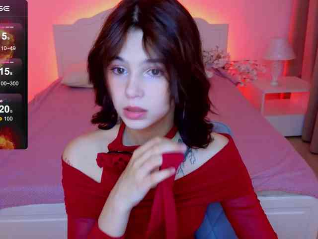 CoralineJones webcam