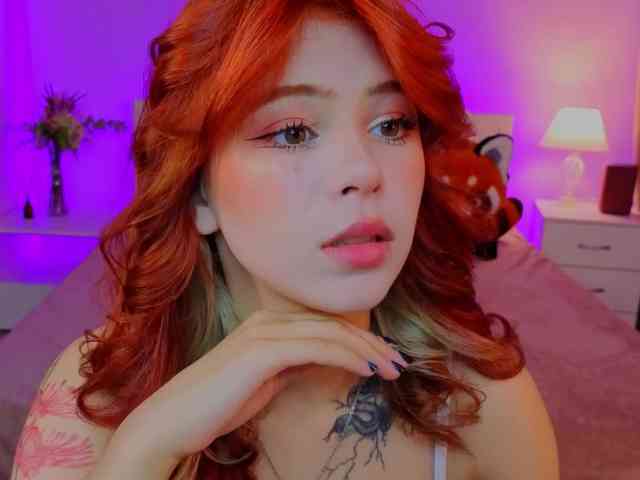 CoralineJones Live Webcam on BongaCams