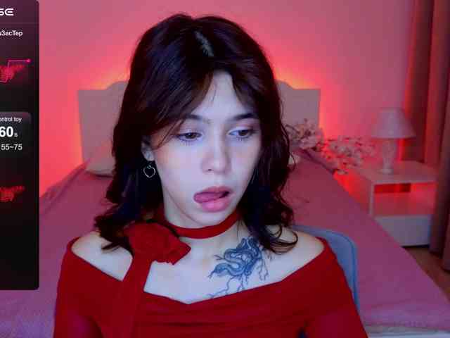 CoralineJones webcam