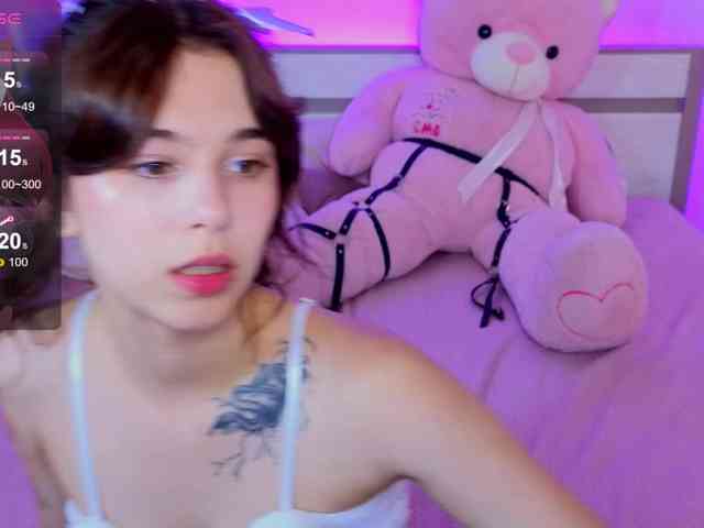 CoralineJones webcam