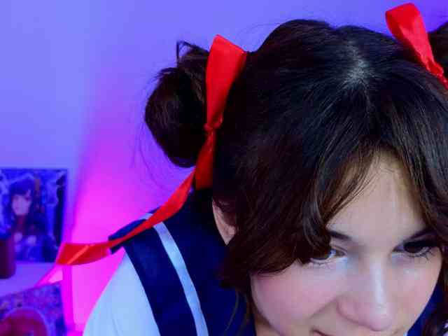 CoralineJones webcam
