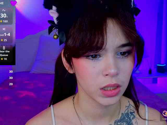 CoralineJones webcam