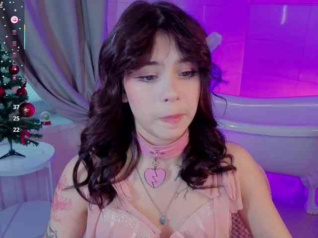 CoralineJones webcam