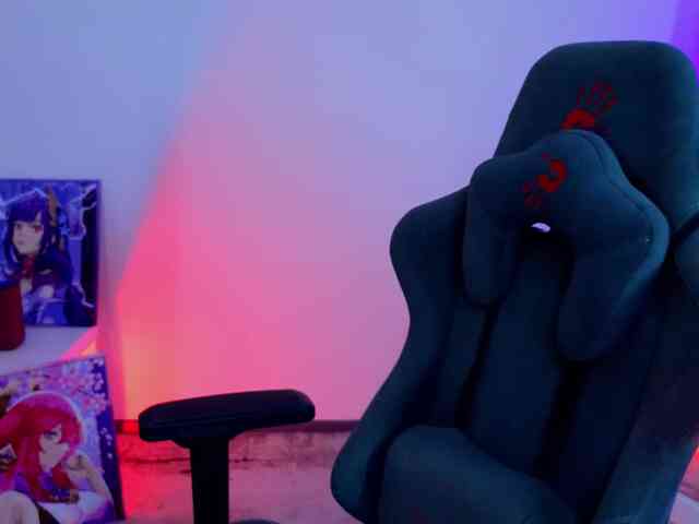 CoralineJones webcam