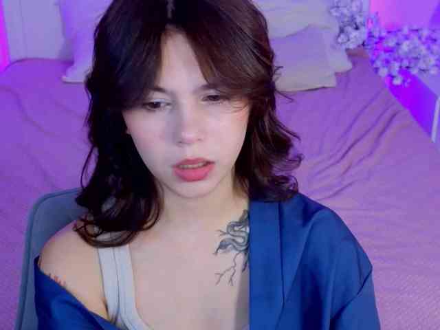 CoralineJones webcam