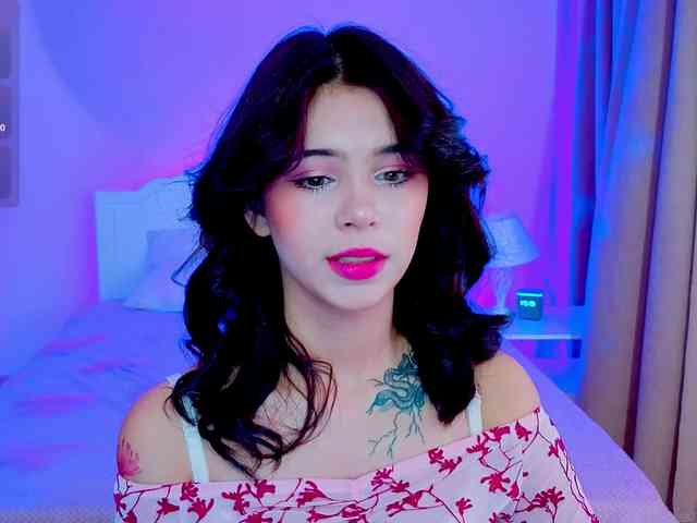 CoralineJones webcam