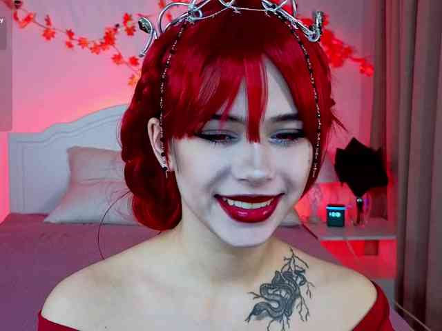 CoralineJones webcam