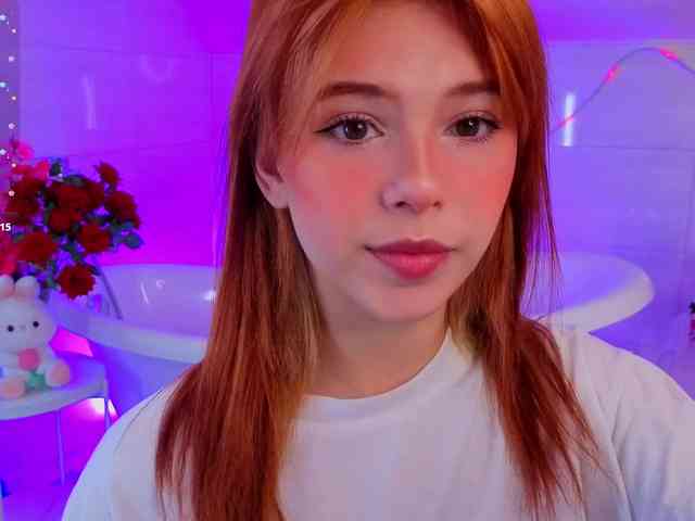 CoralineJones webcam