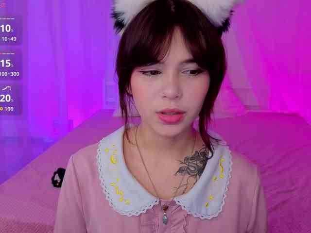 CoralineJones webcam