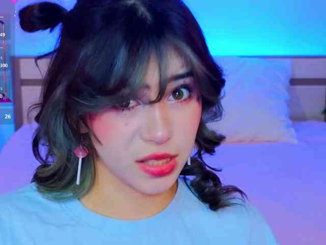 CoralineJones webcam