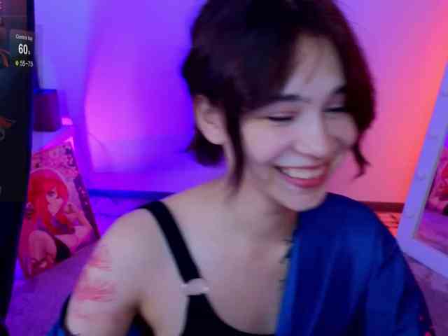 CoralineJones webcam