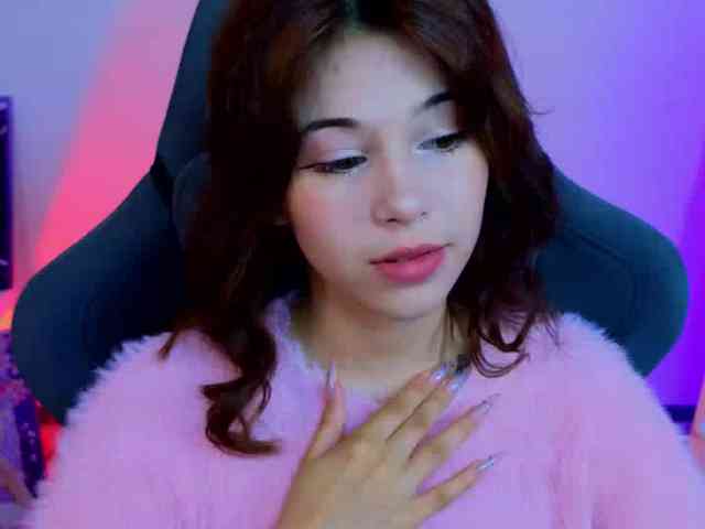 CoralineJones webcam