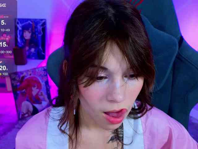 CoralineJones webcam
