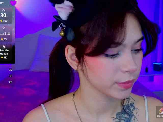 CoralineJones webcam