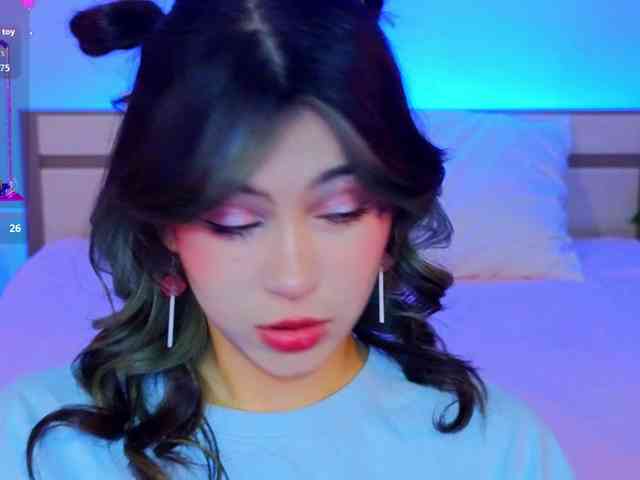 CoralineJones webcam