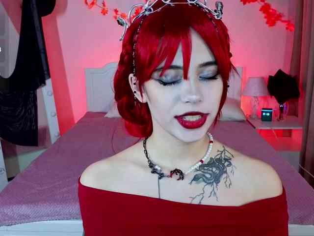 CoralineJones webcam