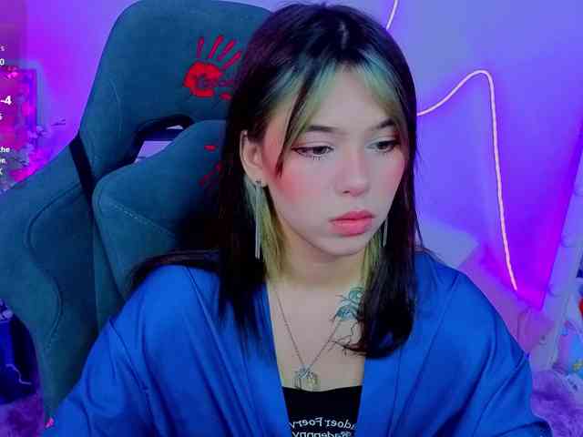 CoralineJones webcam