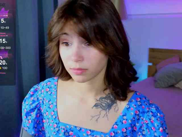 CoralineJones webcam