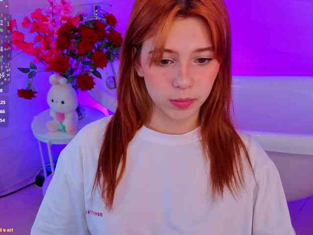 CoralineJones webcam