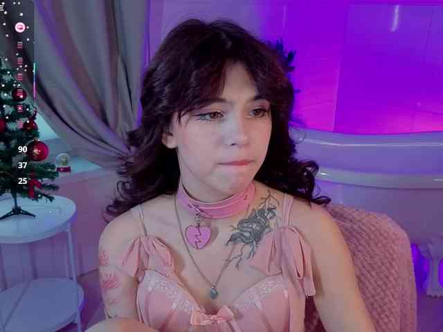 CoralineJones webcam