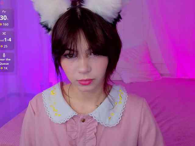 CoralineJones webcam