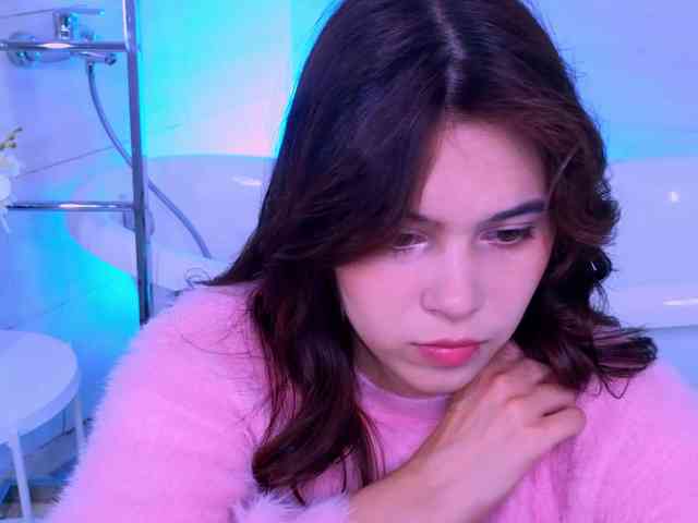 CoralineJones webcam
