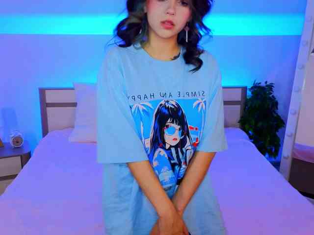 CoralineJones webcam