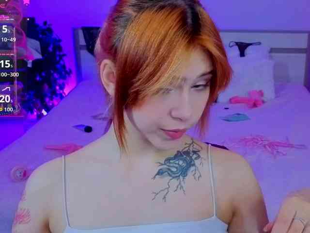 CoralineJones webcam