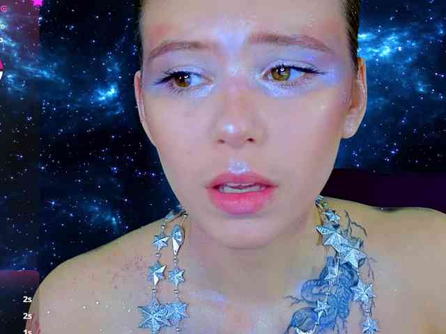 CoralineJones webcam