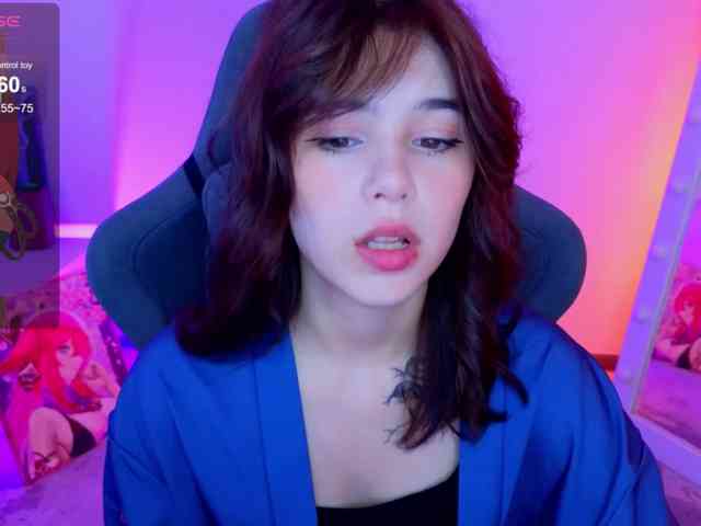 CoralineJones webcam
