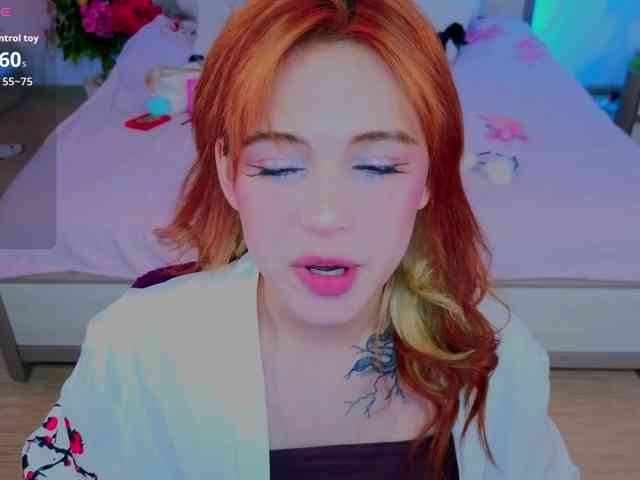 CoralineJones webcam