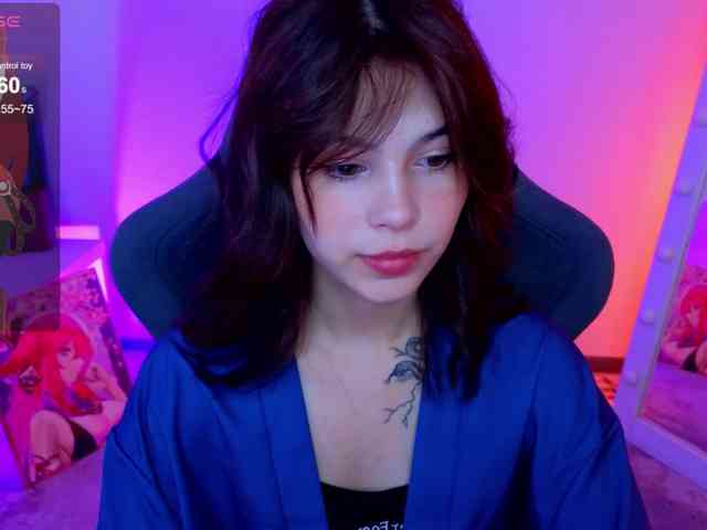 CoralineJones webcam