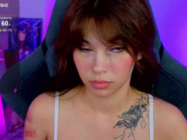 CoralineJones webcam