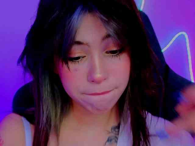 CoralineJones webcam