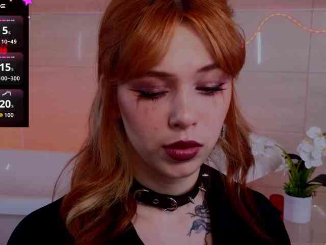 CoralineJones webcam